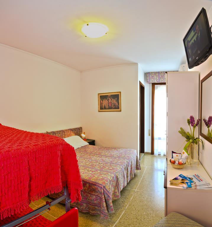 Hotel Nevada Μπιμπιόνε Εξωτερικό φωτογραφία
