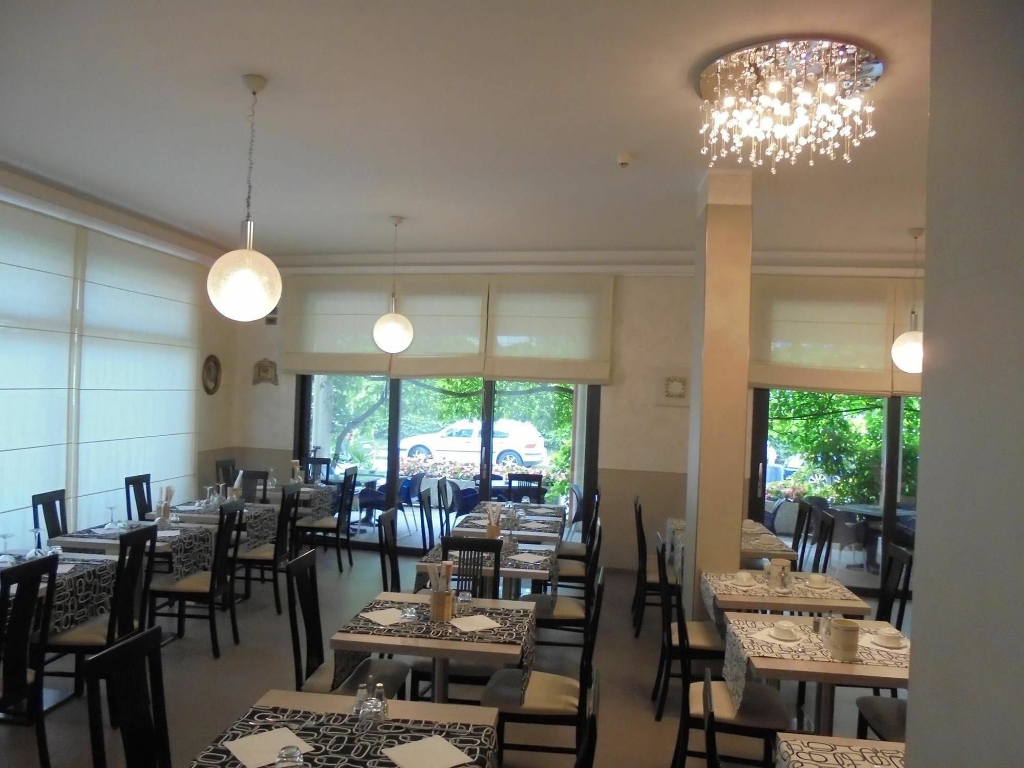Hotel Nevada Μπιμπιόνε Εξωτερικό φωτογραφία
