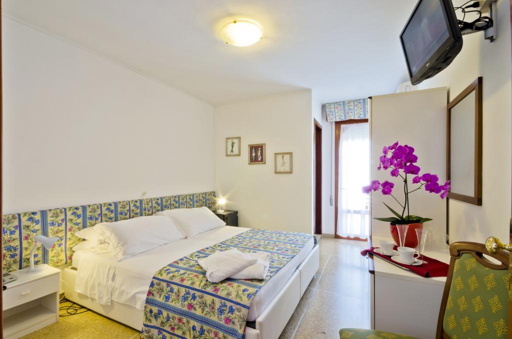 Hotel Nevada Μπιμπιόνε Εξωτερικό φωτογραφία
